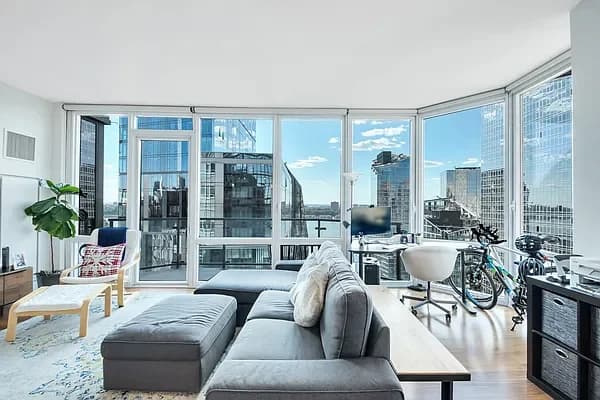 10 West End Avenue #29B, Manhattan, NY 10023 apartment_living_room 1