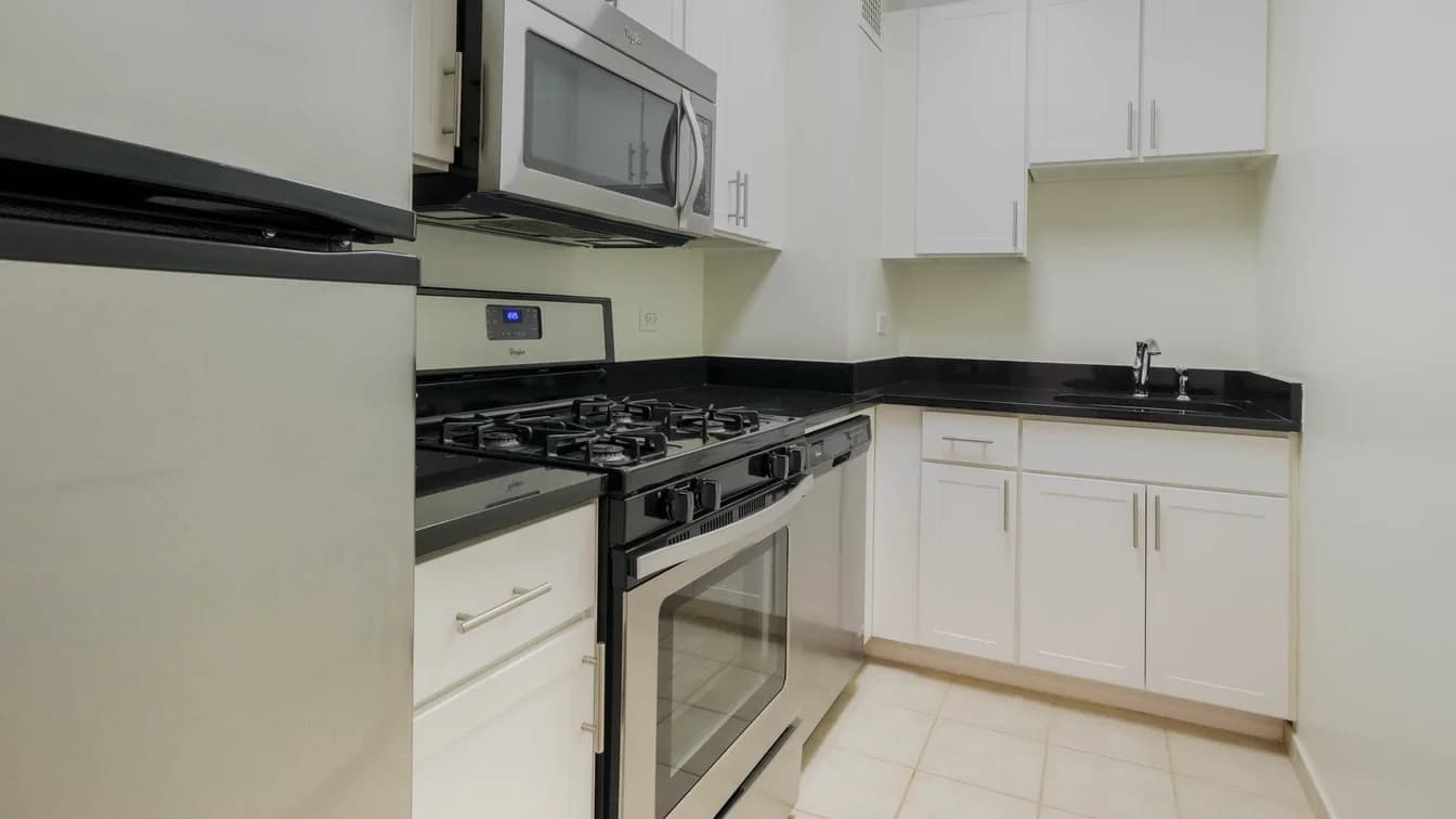 245 East 40 Street #33A, Manhattan, NY 10017 1