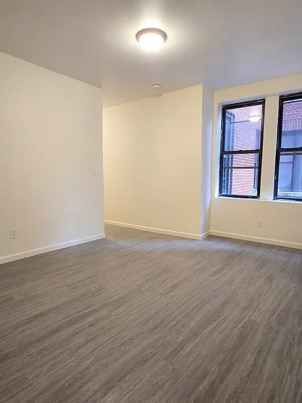 2718 Morris Avenue #1-B, Bronx, NY 10468 apartment_living_room 1