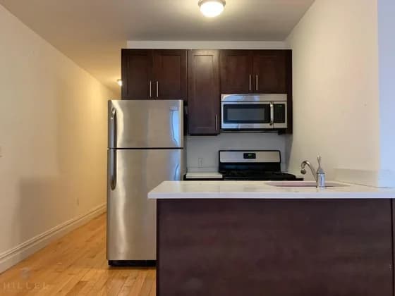 37-17 Ditmars Boulevard #Apt B4, Queens, NY 11105
