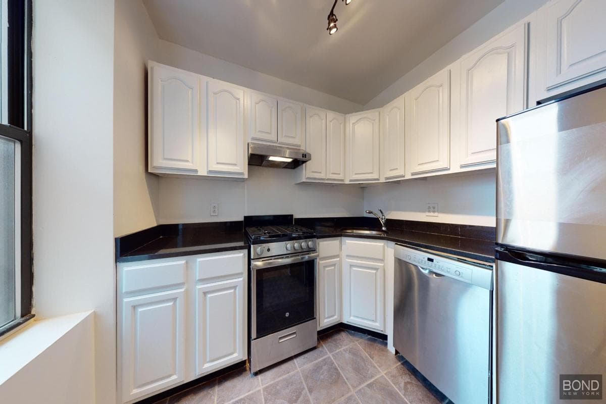 240 Waverly Place #21, Manhattan, NY 10014