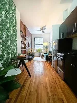 217 E 10 St #1, Manhattan, NY 10003
