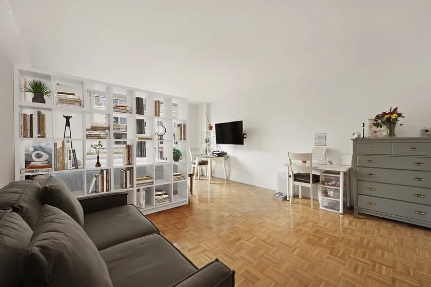 350 W 50 St #4DD, Manhattan, NY 10019 apartment_living_room 1