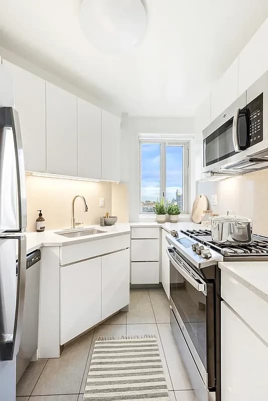 3 Peter Cooper Road #04-F, Manhattan, NY 10010 apartment_kitchen 1