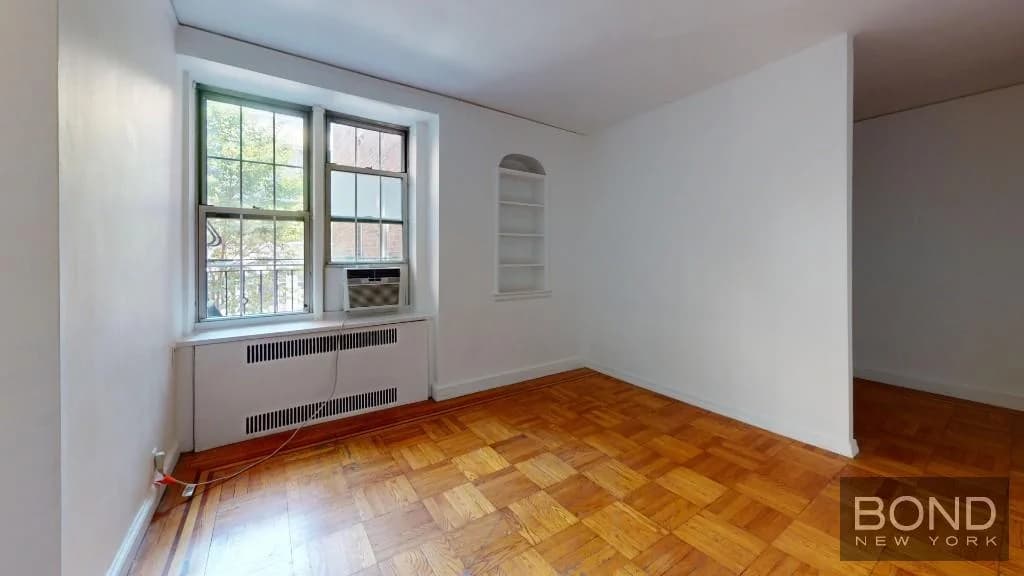 25 Minetta Lane #2E, Manhattan, NY 10012 1