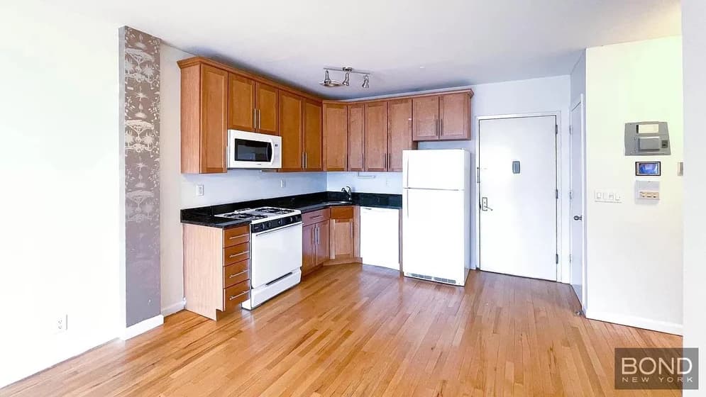 62 Clermont Avenue #504, Brooklyn, NY 11205 apartment_kitchen 1