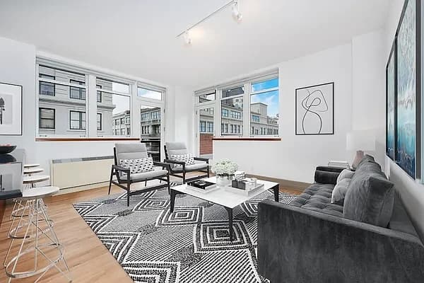65 Washington Street #12A, Brooklyn, NY 11201 apartment_living_room 1