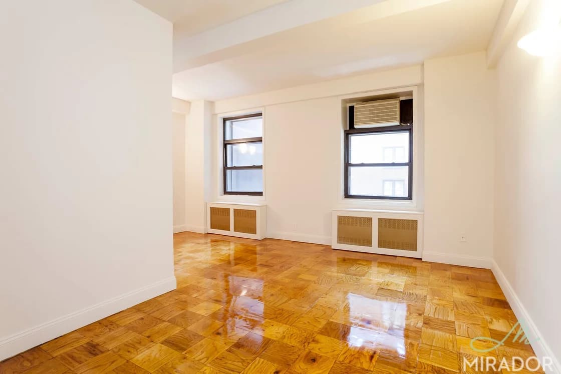 132 East 45 Street #4A, Manhattan, NY 10017 1