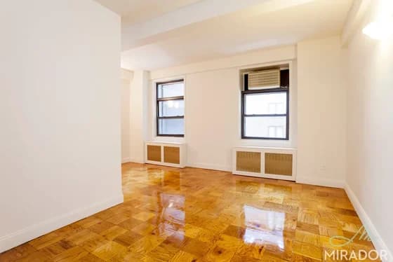 132 East 45 Street #4A, Manhattan, NY 10017