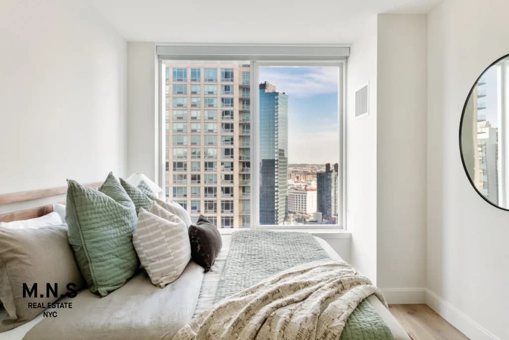 23-15 44 Rd #41Q, Queens, NY 11101 1