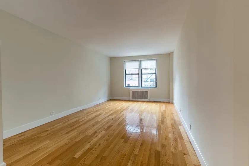 108 West 15 Street #5D, Manhattan, NY 10011 apartment_living_room 1