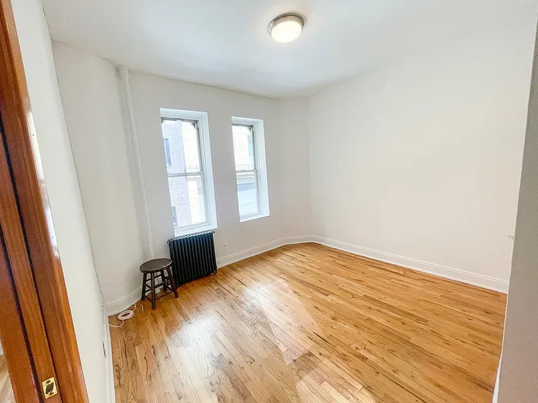 234 Thompson Street #3, Manhattan, NY 10012 apartment_living_room 1