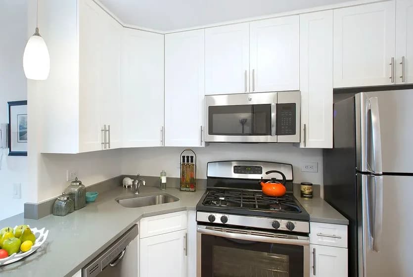 385 South End Avenue #5A, Manhattan, NY 10280 apartment_kitchen 1