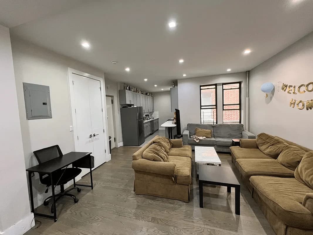 1460 Carroll Street #2R, Brooklyn, NY 11213 apartment_living_room 1