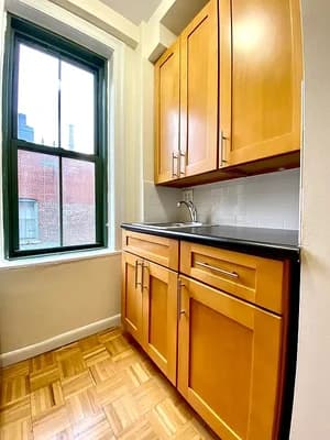 536 East 79 Street #6N, Manhattan, NY 10075
