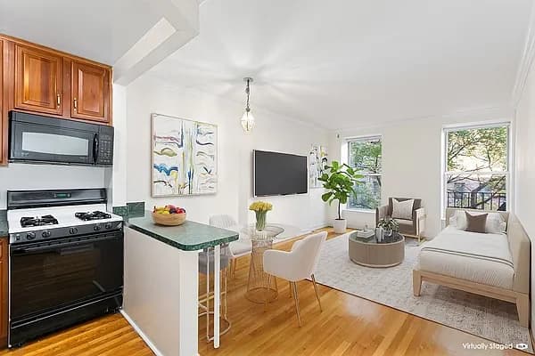 210 West 104 Street #7W, Manhattan, NY 10025 apartment_living_room 1