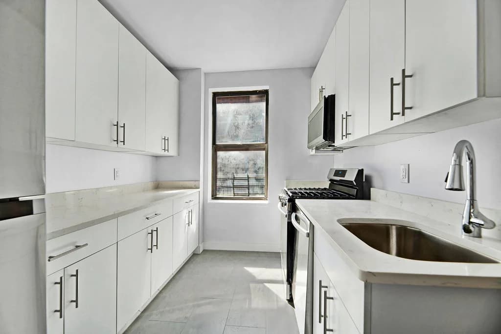 225 East 202 Street #4H, Bronx, NY 10458 1