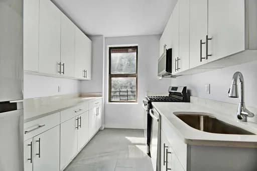 225 East 202 Street #4H, Bronx, NY 10458