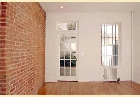 307 E 81 St #1RW, Manhattan, NY 10028 apartment_living_room 1