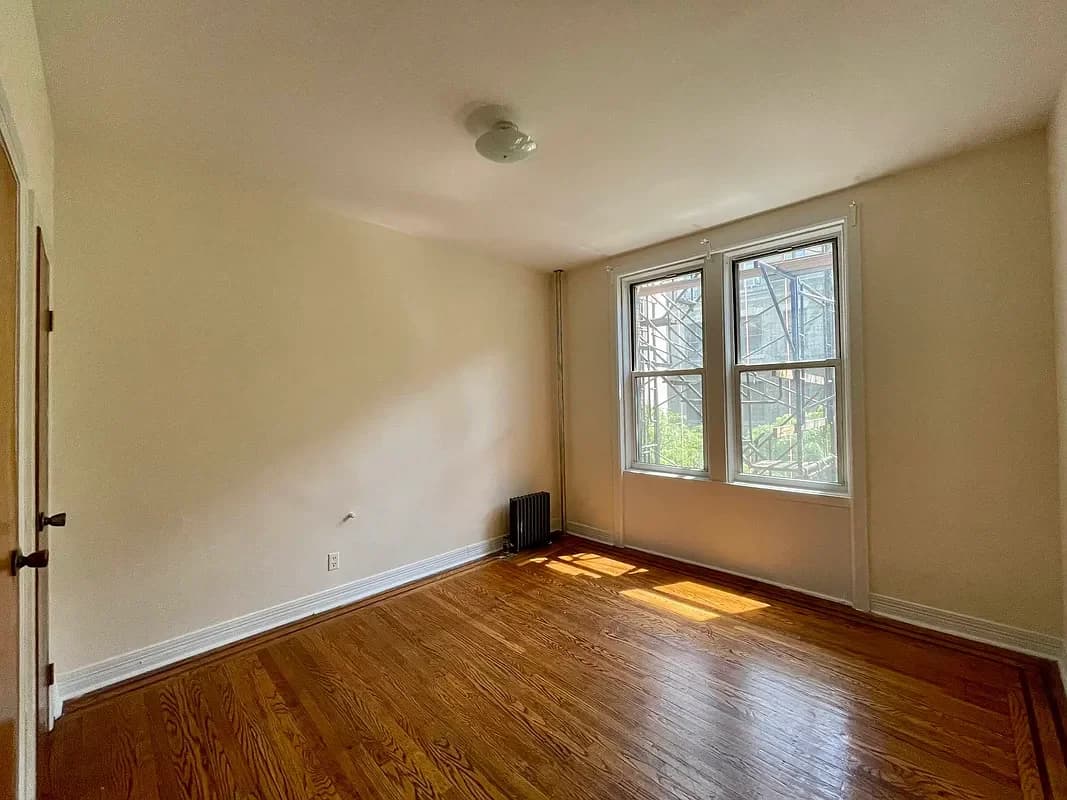 515 West 111 Street #4B, Manhattan, NY 10025 apartment_living_room 1