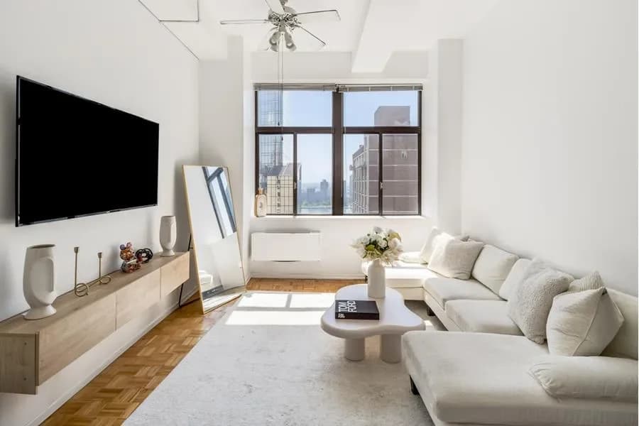 310 East 46 Street #22-L, Manhattan, NY 10017 apartment_living_room 1