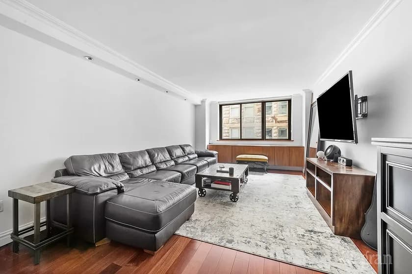 280 Park Avenue South #3-E, Manhattan, NY 10010 apartment_living_room 1