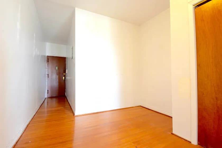 224 Metropolitan Avenue #16, Brooklyn, NY 11211 apartment_living_room 1