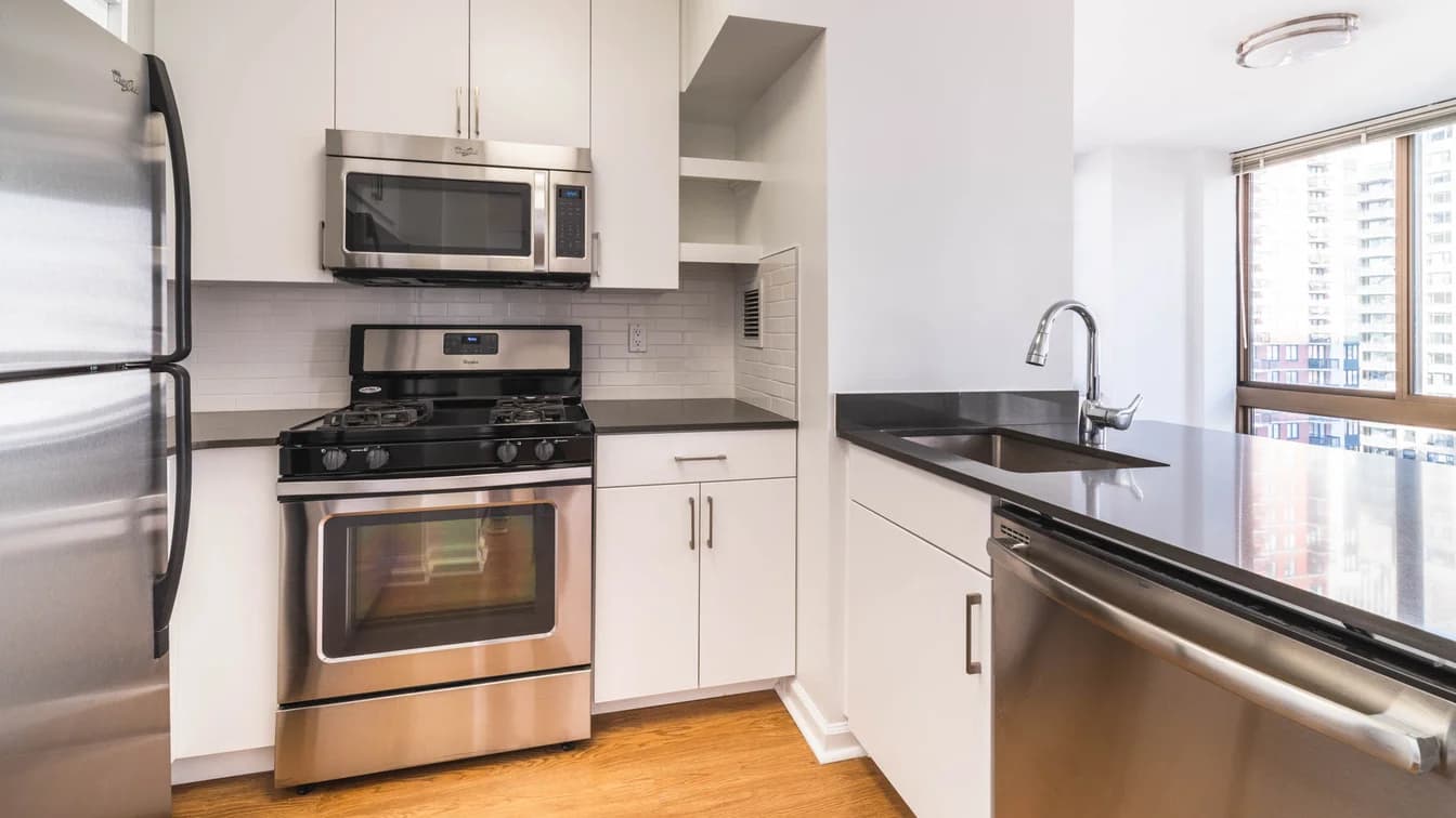 300 East 39 Street #26D, Manhattan, NY 10016 1