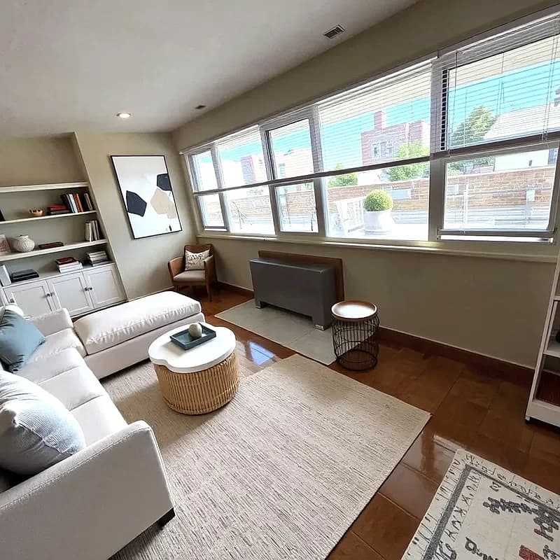 183-11 Hillside Avenue #4N, Queens, NY 11432 apartment_living_room 1