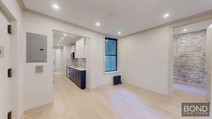 1031 Lorimer Street #2, Brooklyn, NY 11222 apartment_living_room 1