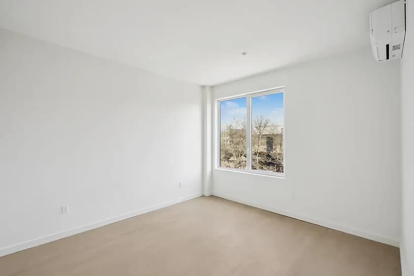 140 Central Avenue #2R, Brooklyn, NY 11221 apartment_living_room 1