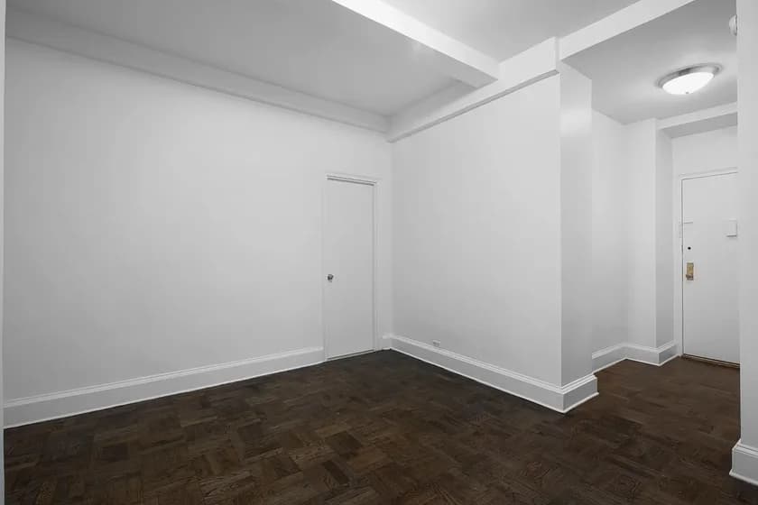 160 West 71 Street #11A, Manhattan, NY 10023 apartment_living_room 1