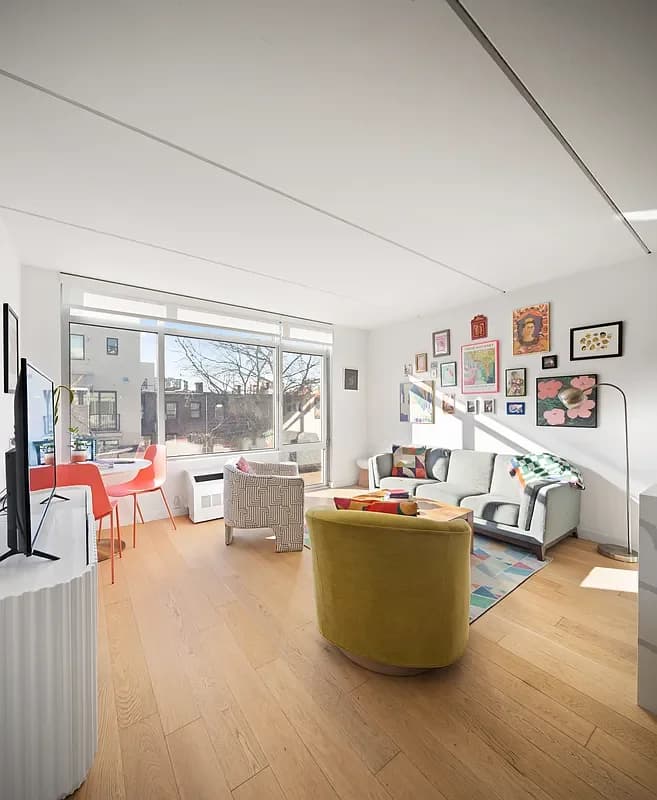 192 Spencer Street #5G, Brooklyn, NY 11205 apartment_living_room 1