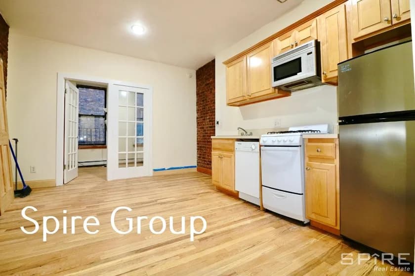 814 10 Avenue #2A, Manhattan, NY 10019 1