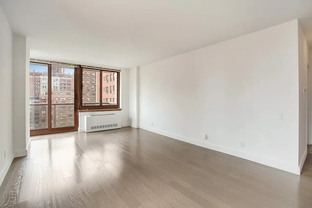 108 E 96 St #17-A, Manhattan, NY 10128 apartment_living_room 1