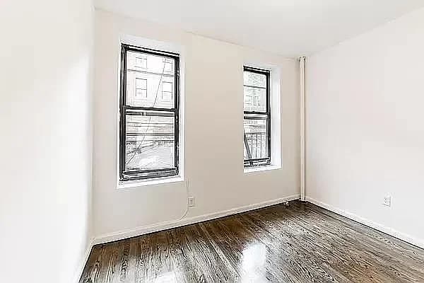 176 Thompson Street #5C, Manhattan, NY 10012 apartment_living_room 1