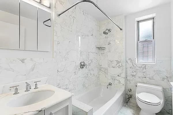 85 East End Avenue #04H, Manhattan, NY 10028 apartment_bathroom 1