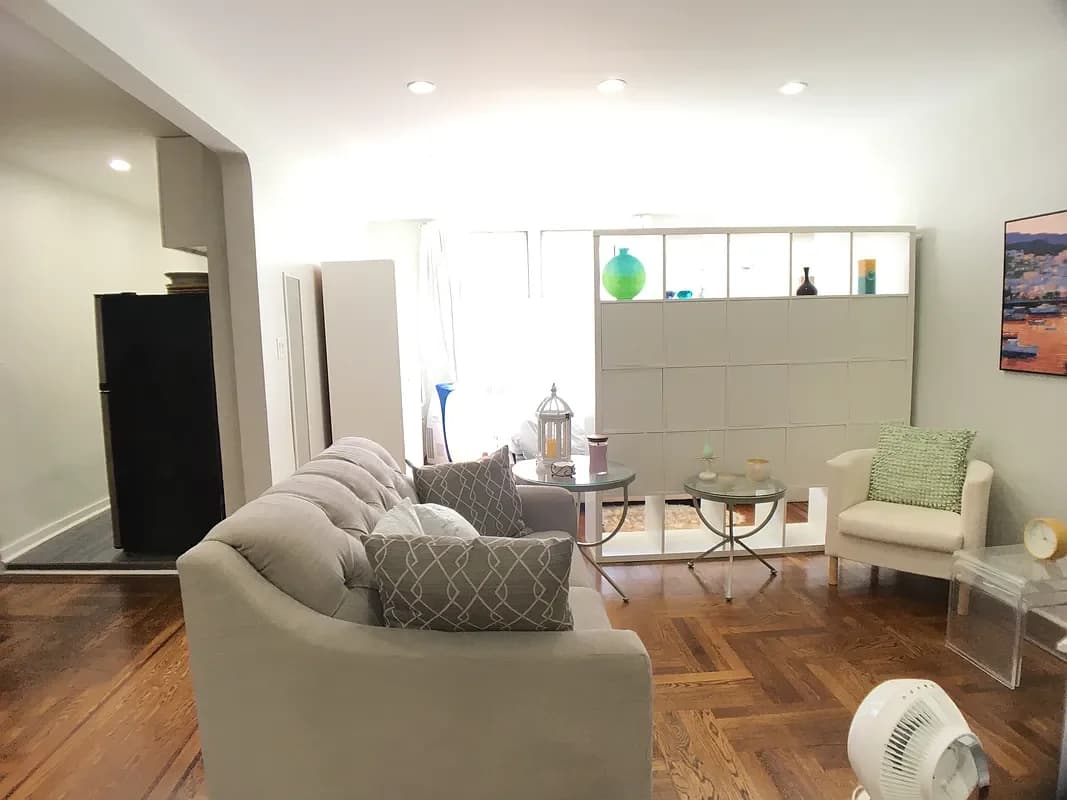 4395 Broadway #3-G, Manhattan, NY 10040 apartment_living_room 1