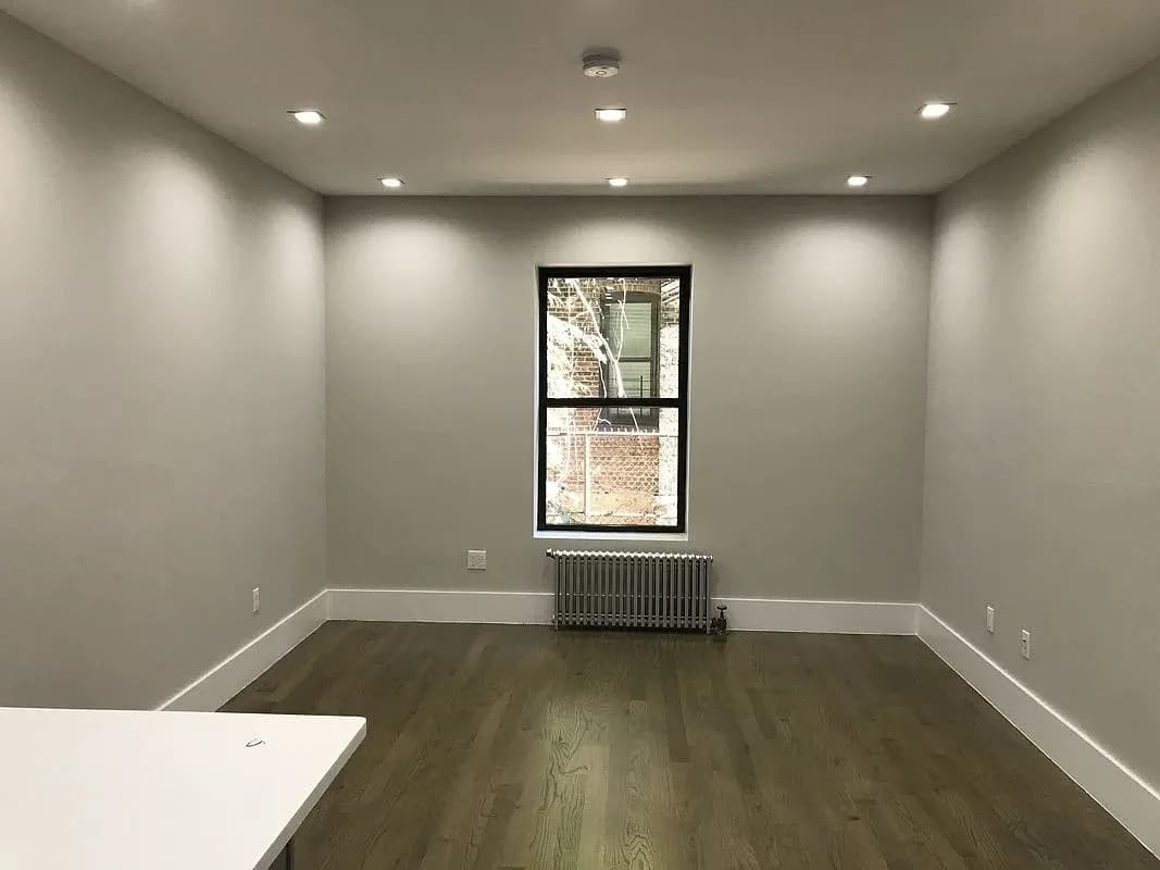 1575 President Street #4, Brooklyn, NY 11213 apartment_living_room 1