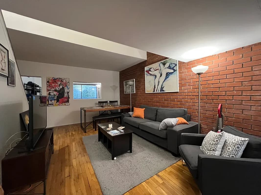 10 Jones Street #2J, Manhattan, NY 10014 apartment_living_room 1