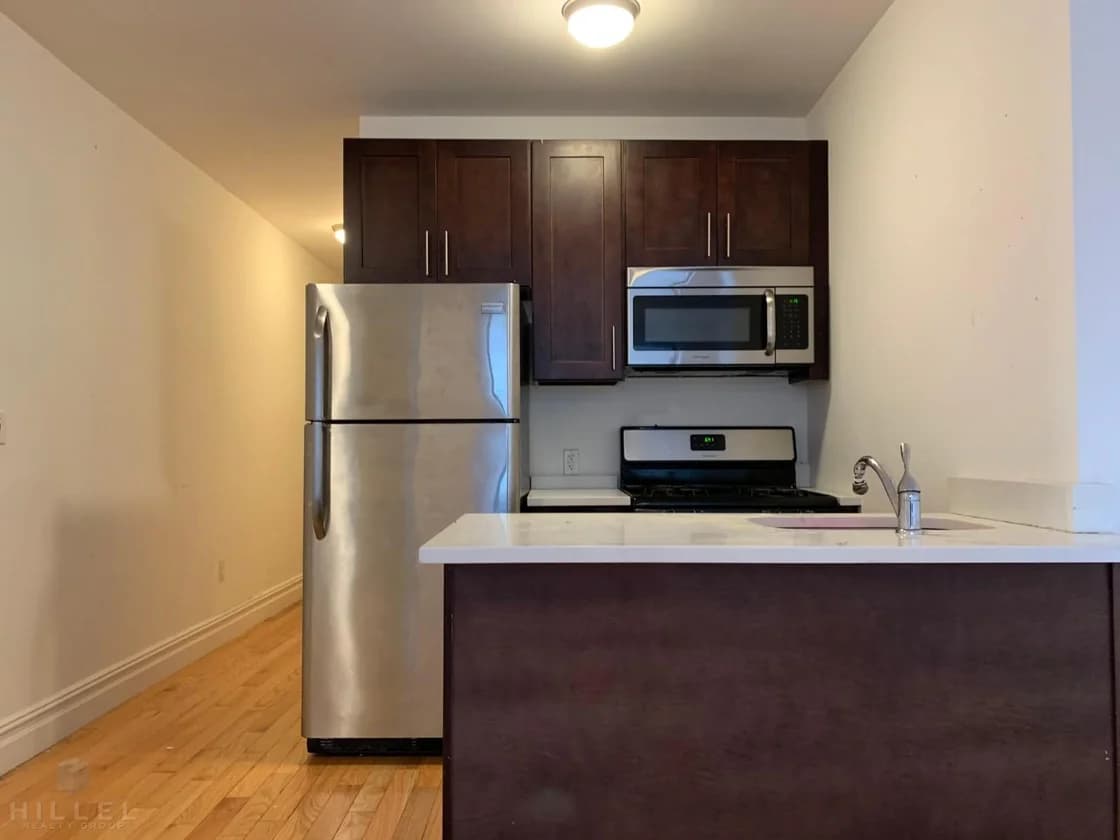 37-17 Ditmars Boulevard #Unit B4, Queens, NY 11105 1