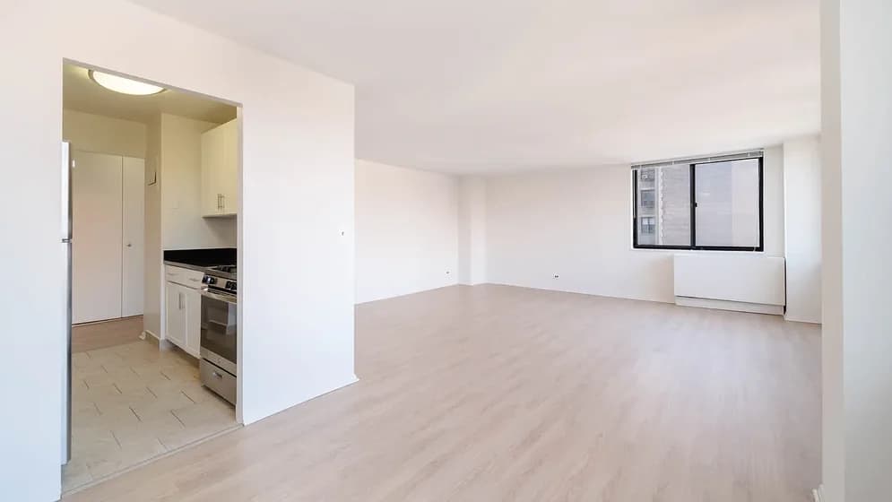 730 Columbus Avenue #14F, Manhattan, NY 10025 apartment_living_room 1