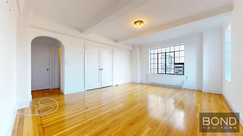 1 Christopher Street #7J, Manhattan, NY 10014 1