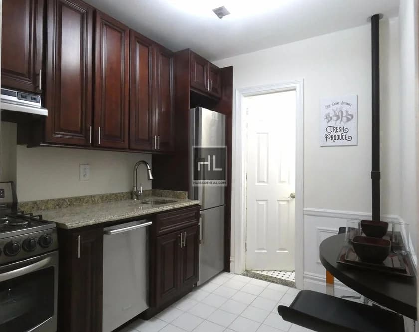211 East 88 Street #3, Manhattan, NY 10128 1