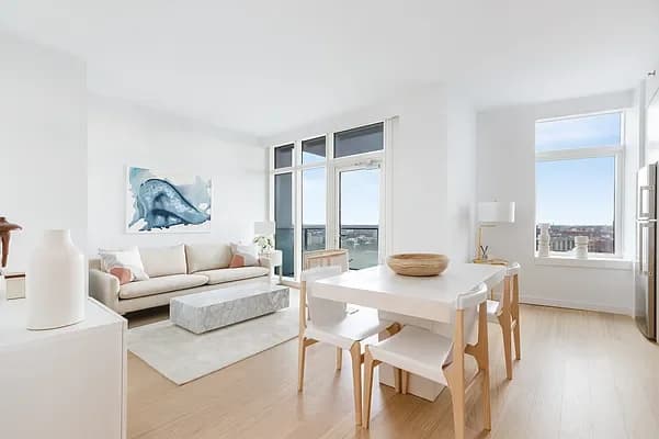 123 Linden Blvd #11H, Brooklyn, NY 11226 apartment_living_room 1