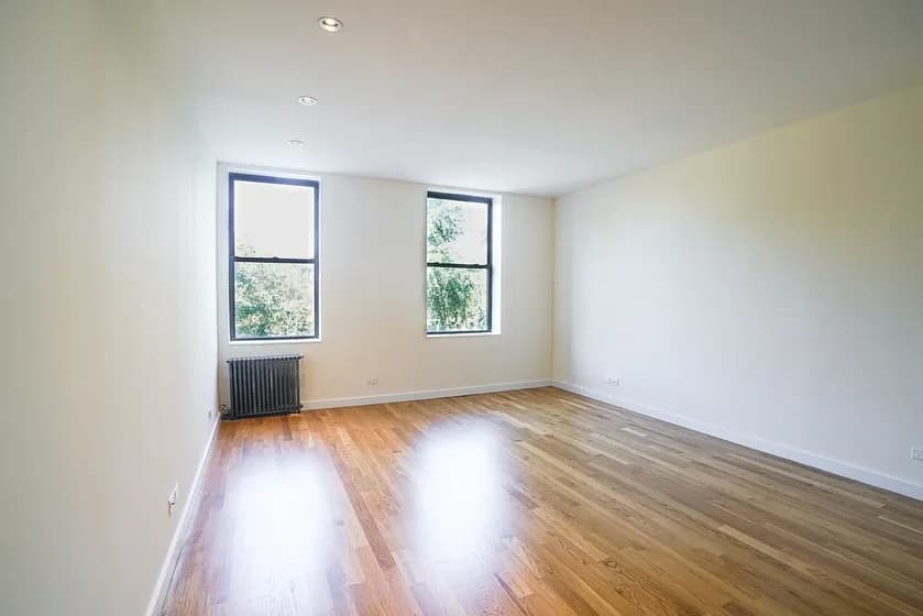 920 Riverside Drive #21A, Manhattan, NY 10032 apartment_living_room 1