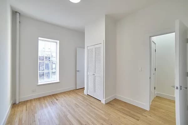 320 East 91 Street #6RC, Manhattan, NY 10128 apartment_living_room 1