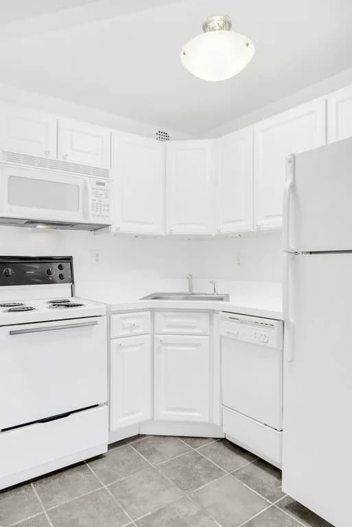 655 2 Avenue #2C, Manhattan, NY 10016 1