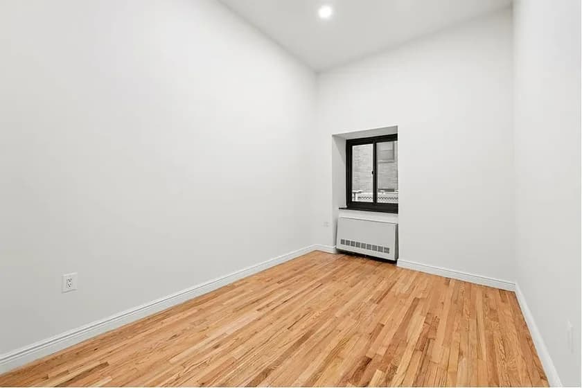 295 Park Avenue South #4B, Manhattan, NY 10010 apartment_living_room 1