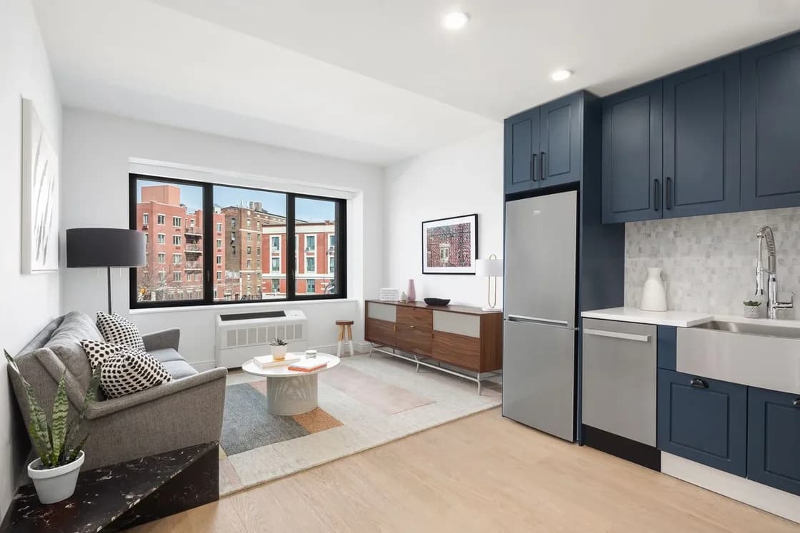 475 Clermont Avenue #1003, Brooklyn, NY 11238 apartment_living_room 1